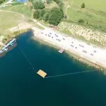 Dockside Forest Retreat *