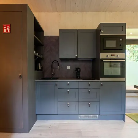 Dockside Forest Retreat Vakantiehuis Antoing