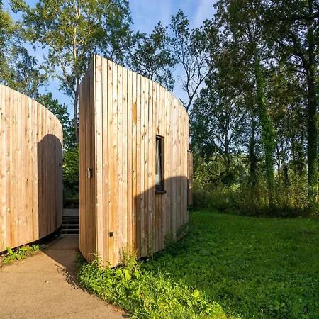 Dockside Forest Retreat * Antoing