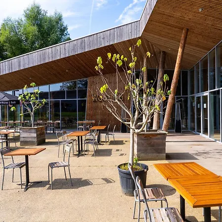 Dockside Forest Retreat * Antoing