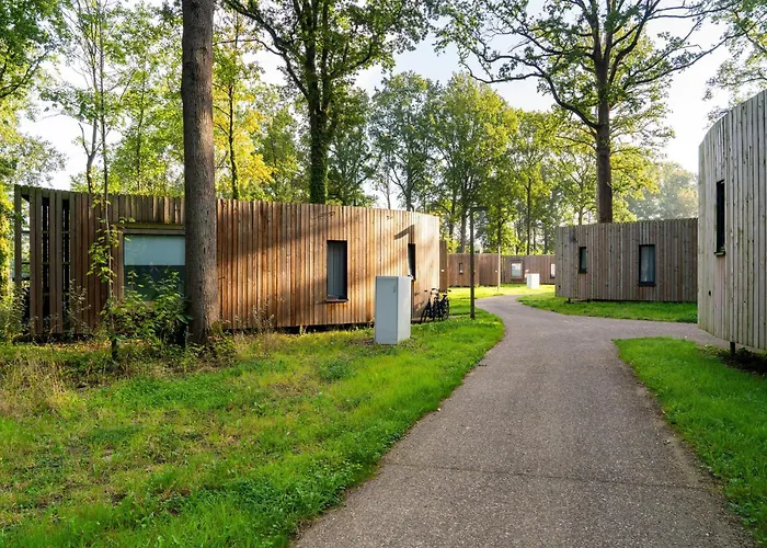 Dockside Forest Retreat * Antoing