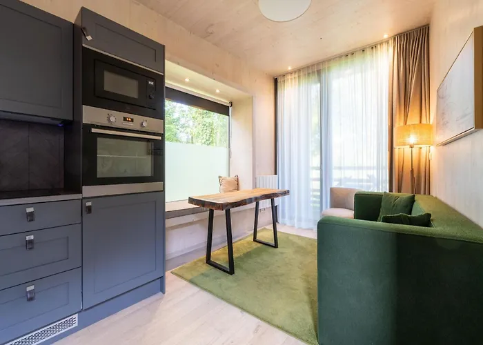 Dockside Forest Retreat * Antoing