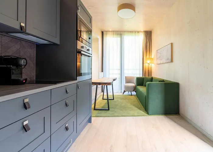 Dockside Forest Retreat *