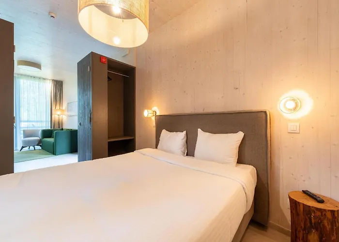 Dockside Forest Retreat *