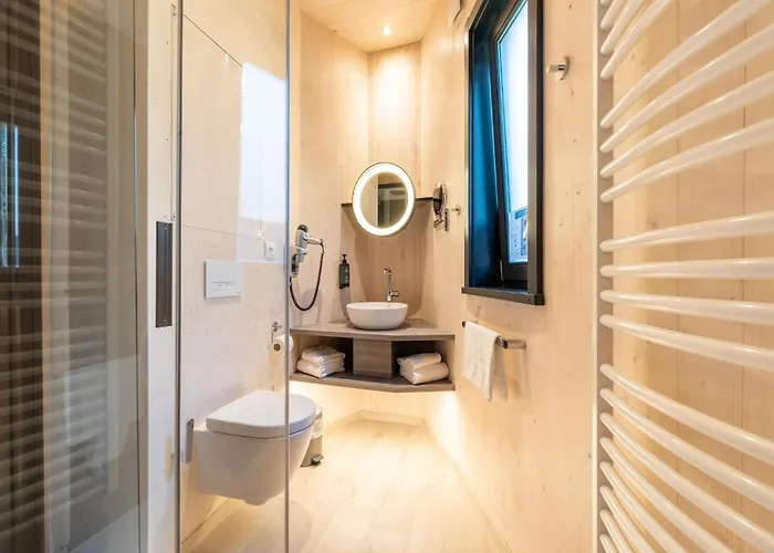 Dockside Forest Retreat * Antoing